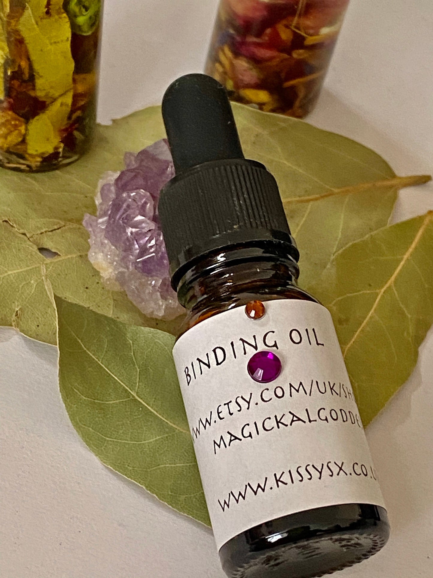 Binding Hoodoo Oil 10ml. Magick Perfume Oil, Magick Perfume Oil, Herbal Oil 10ml Bottle. - With Herbs and Roots. Love, Money