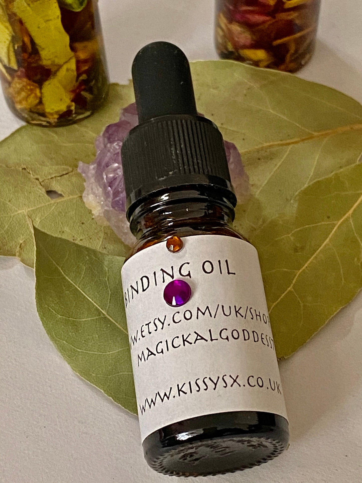 Binding Hoodoo Oil 10ml. Magick Perfume Oil, Magick Perfume Oil, Herbal Oil 10ml Bottle. - With Herbs and Roots. Love, Money